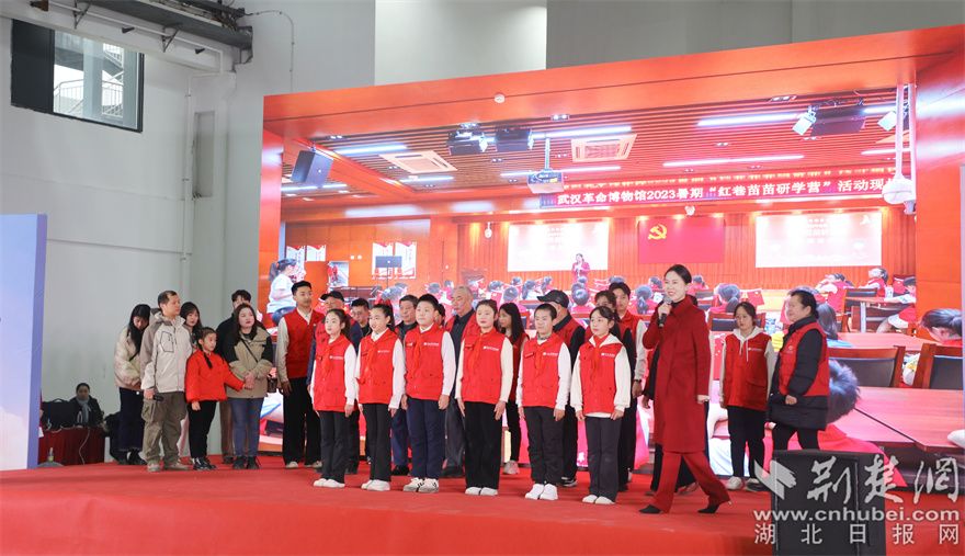武汉革命博物馆《我在红巷讲党史》志愿者团队演绎志愿讲解.jpg.jpg
