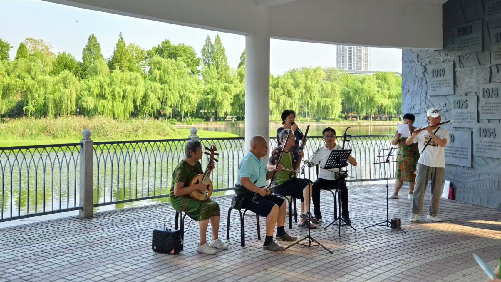 四美塘人水和谐.jpg.jpg