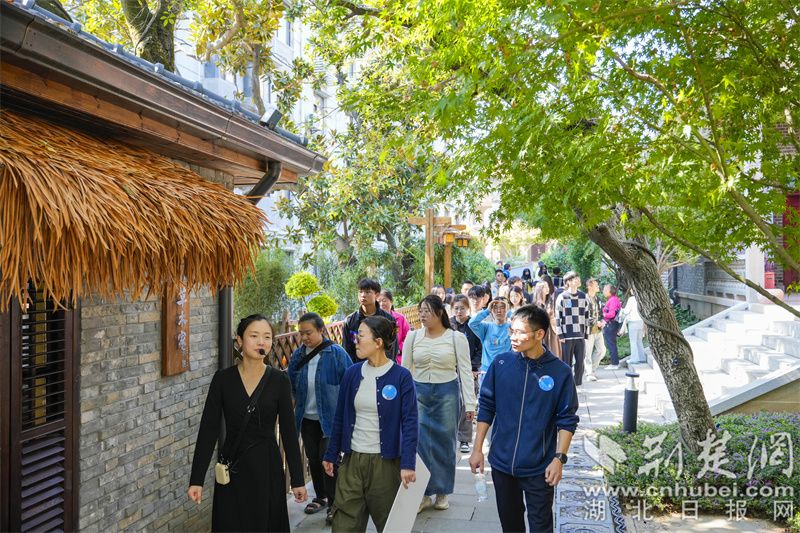 “青春武汉 约你同行”在汉百万学子行城市融入专场在武昌区举办