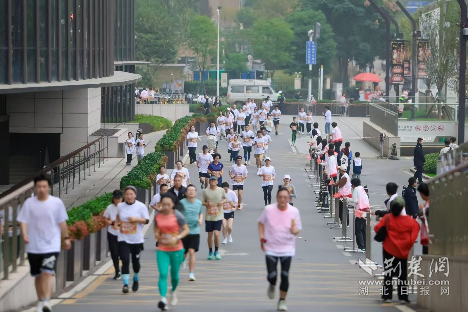 相约瑞景活力开跑 武昌百瑞景社区第三届微型马拉松圆满举办