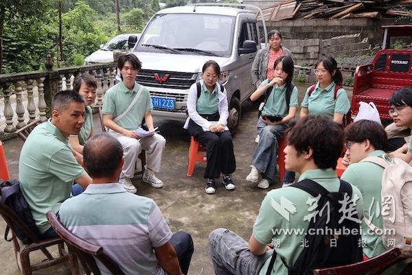 八年的爱！武汉大学的学