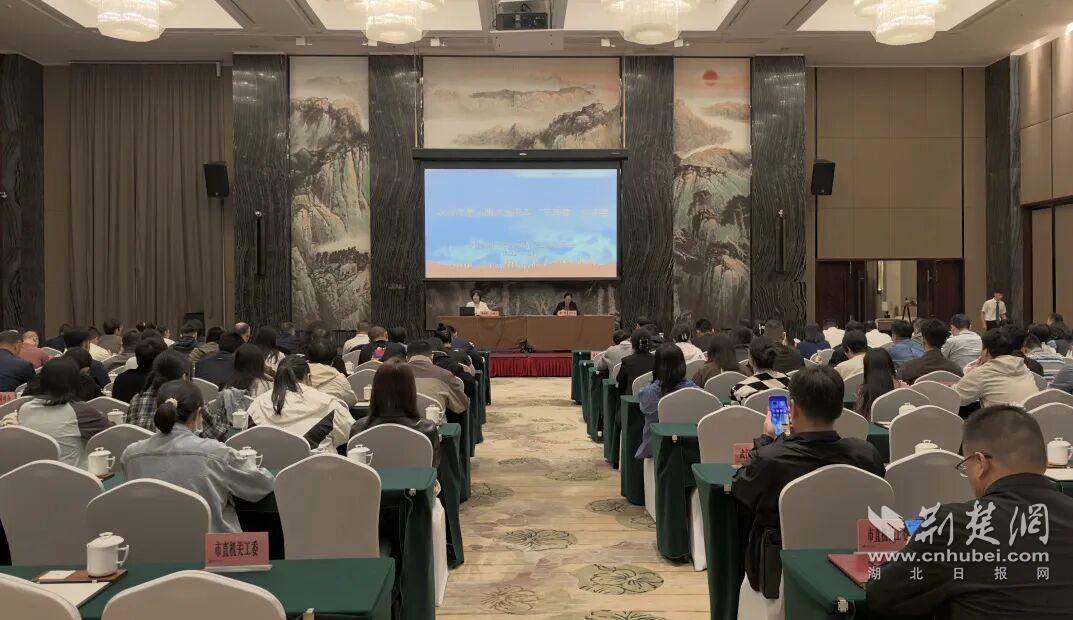 市政府“学思解说”开启,领会《习近平谈治国理政》第五卷精髓