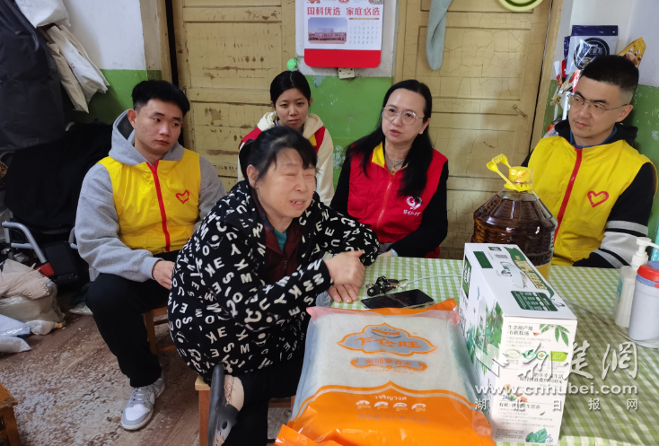 “男女老少互帮互助”动画九节“张力”