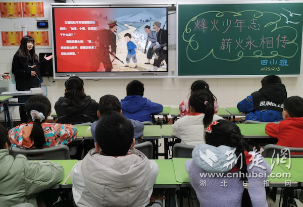 ѧ���ҳ�����ɫ���£���ɡ���У��ͬ�塱��Ӫ��Эͬ����������������