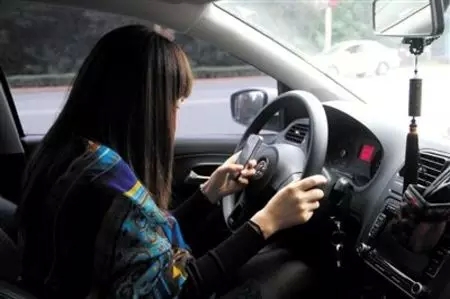 武汉男人和女人开车的不同状态