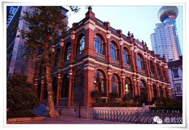 从清晨到日暮:穿梭于富有武汉特色的大街小巷